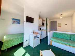 Appartement lumineux 2 pièces avec balcon et parking, proche des pistes - FR-1-344-1078
